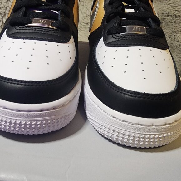 *NIB* Nike Air Force 1's  M 6.5 W 8 - Picture 4 of 9